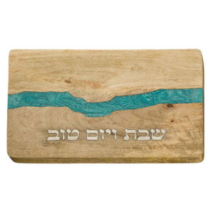 מגש חלה עץ עם אפוקסי כחול